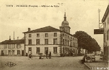 Pouxeux. - L'Hôtel de Ville
